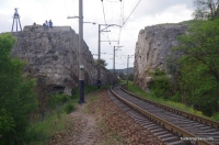 Железнодорожная ветка в скалах Каламита