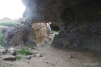 Кельи в скалах Каламита
пещерный монастырь