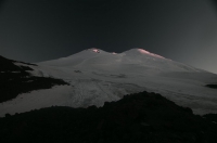 Закат на Эльбрусе вид от Северного приюта
Эльбрус