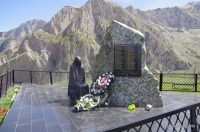 Мемориал погоибшим Кармадонское ущелье
памятник погибшим от схода ледника Колка