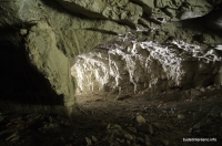 Внутри туннеля в Кармадоне Кармадонское ущелье
заброшенный после селя автомобильный тоннель