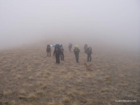 На гребне Тхача в туман Туман
Тхач