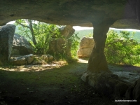 Узкие подпорки свода Пещерный город Эски-Кермен
вид изнутри