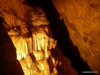 в Южном Слоне пещера
Южный Слон
сталактиты