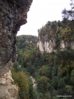 Вид со смотровой площадки Смотровая в ущелье Курджипса
Курджипс