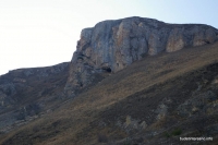 Вершина Асбестной - вид с Востока грот или пещера в Асбестной