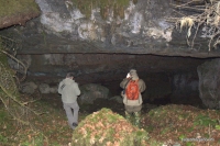 ВХод в пещеру Холодильник Пещера Холодильник
Вход
пещеры Мертвой скалы