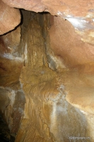 Старые натеки в пещере Пещера Холодильник