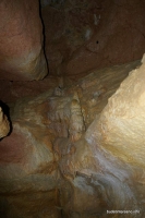 Сталагмиты в пещере пещера Холодильник