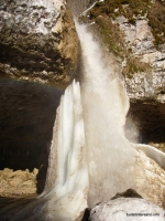 Сосульки на водопаде Замерзший Чинарев водопад