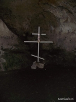 Крест в гроте Гуамка
Монахов водопад
Монахова пещера
вездесущий крест