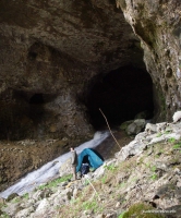 Ночевка в пещере Извещательная Извещательная
палатка
грот
пещера