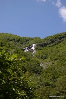 Водопад на левом притоке Имеретинки близ балагана водопад