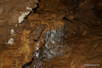 Небольшой водопад в пещере Самородной пещера Самородная
подземный водопад
