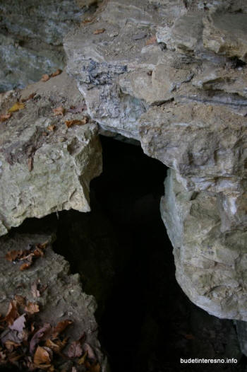 вход в пещеру Аммональную