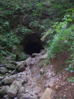 Вход в Фанагорийскую Пещеру
