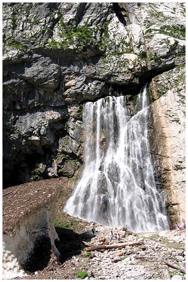 Водопад на реке Гега (Гегский водопад)