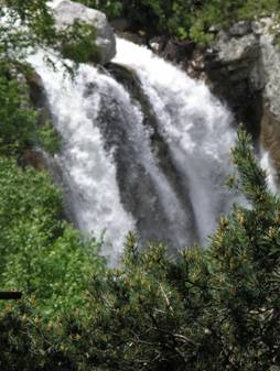 Водопад на р. Геби-дон