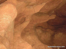 строение дальней части пещеры