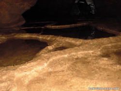 гуровые озера в пещере