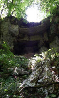 Вход в пещеру в третьей балке